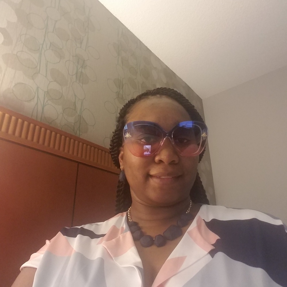 Meet your Posher, Sheena